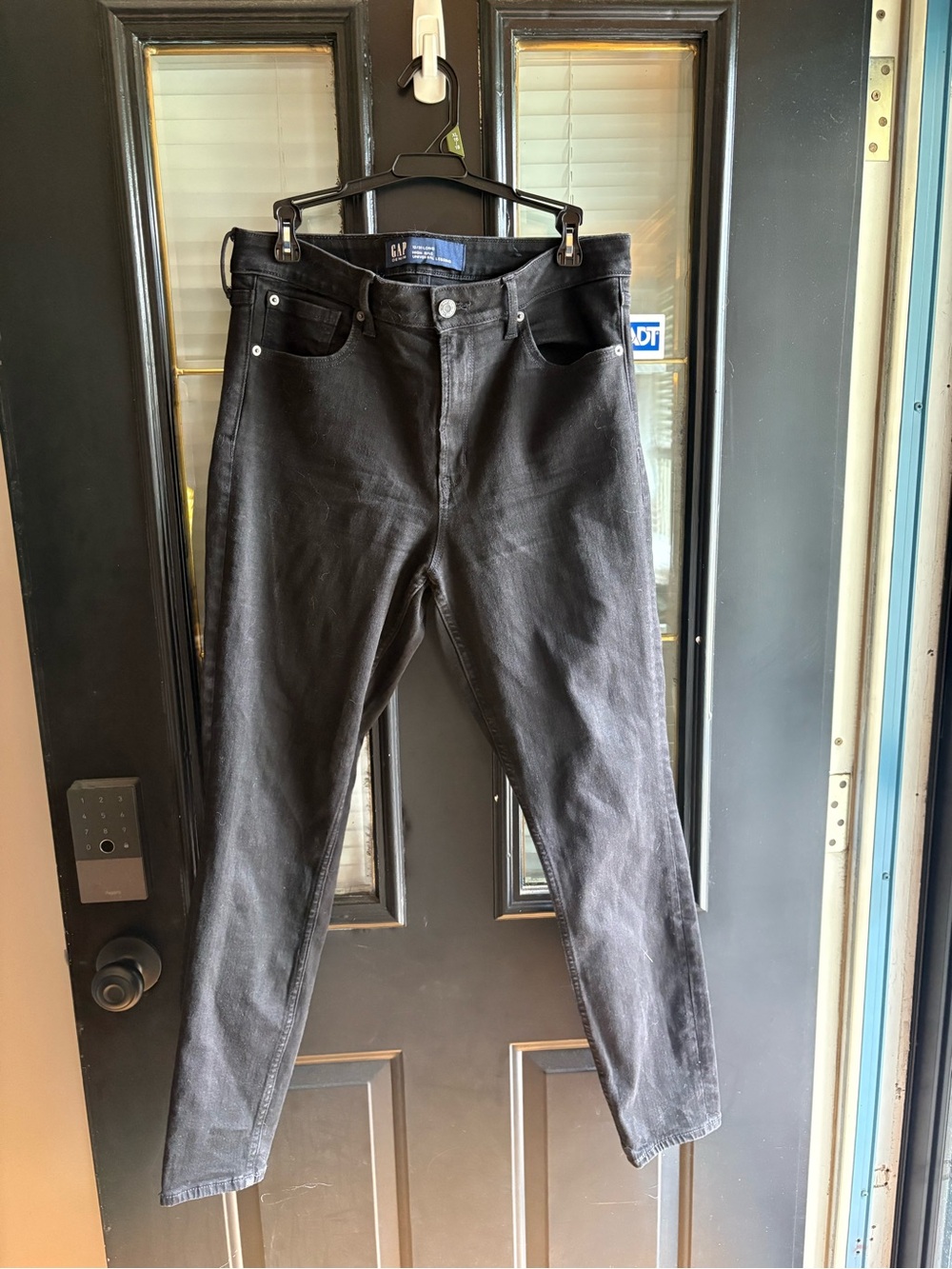 GAP Women’s Black Skinny Jeans